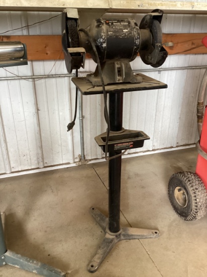 Black and Decker 6" Bench Grinder and Stand