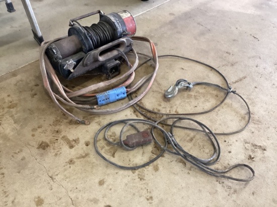 Receiver Mounted Winch with Remote
