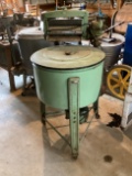 Voss Brothers Enamel Tub Washer Machine w/Wringer