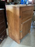 Corkwall Ice Box (Oak)