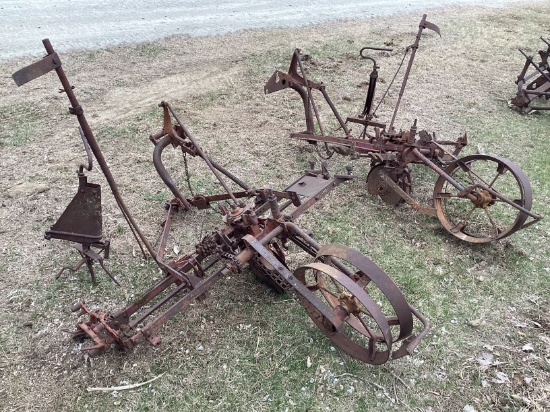 Farmall BN 2-Row Cultivar Planter