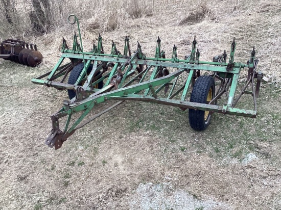 John Deere Model CC Field Digger, Hyd Lift