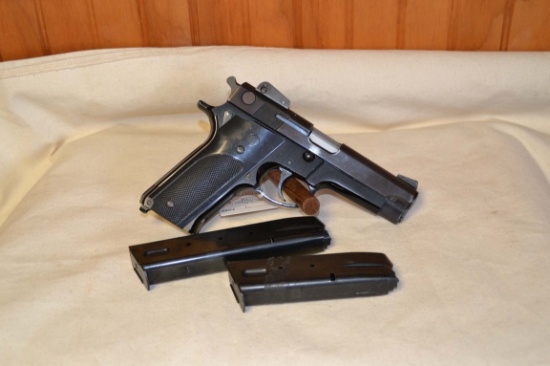 Smith & Wesson Model 459 - 3 mags