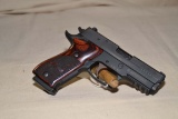 Sig Sauer P220 - 45acp