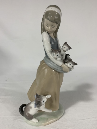 Lladro Girl With Cats