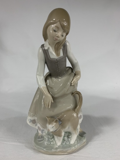 LLadro Girl with Cat Figurine