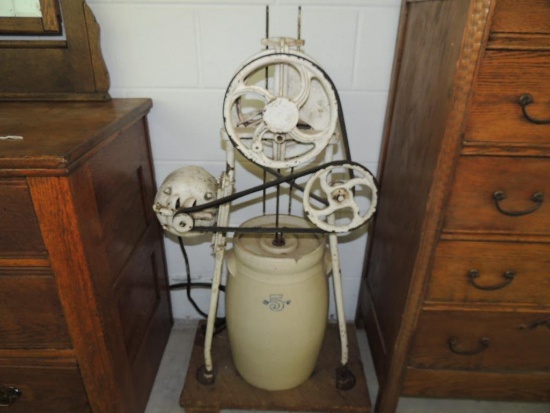 Taylor Brothers Electric Dairy Churn with 5 Gallon Crock