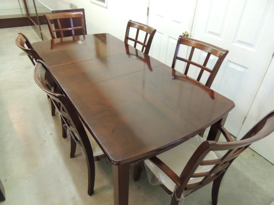 Beautiful Dining Table with 6 Chairs