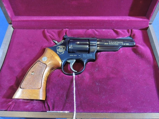 Smith & Wesson Model 19-5 West Virginia Conservation Officers LE 357 Magnum