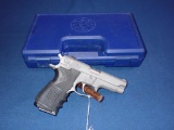 Smith & Wesson Model 5906 9mm