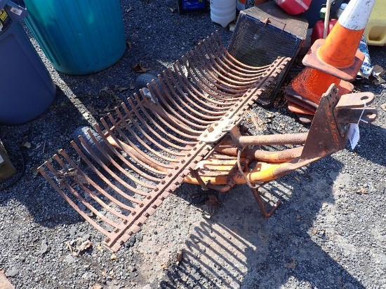 Pull Behind Yard Rake