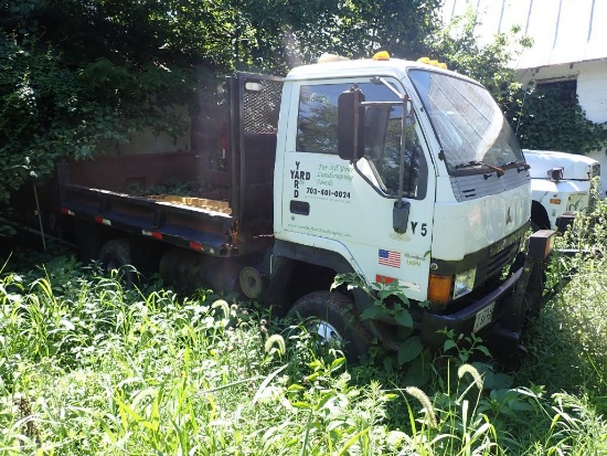 Mitsubishi Fuso 4WD Parts Truck