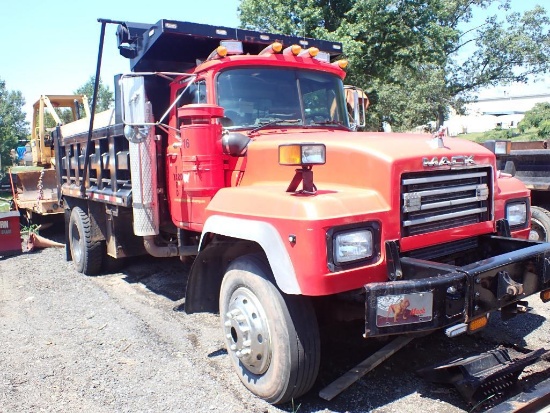 Excellent 1998 Mack Dump Truck GVWR 20,231 Pounds