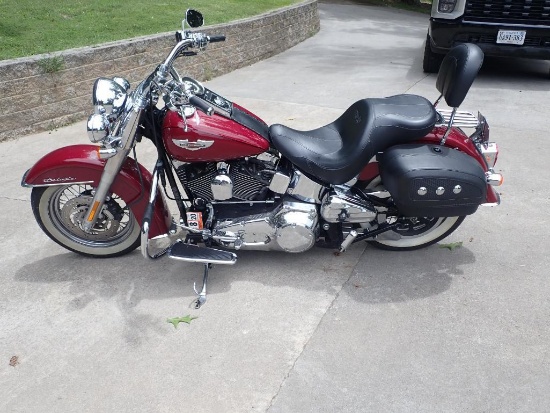 2006 Harley Davidson Softail Deluxe Motorcycle