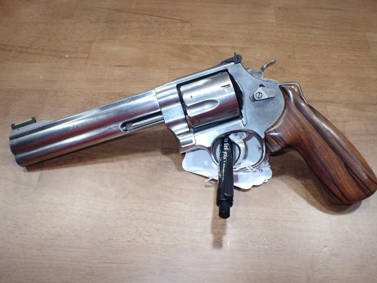 Smith and Wesson Model 649 44 Magnum