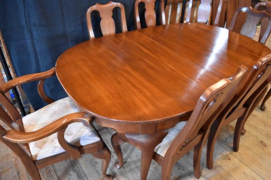 Henkel Harris Dining Room Table & 8 Chairs
