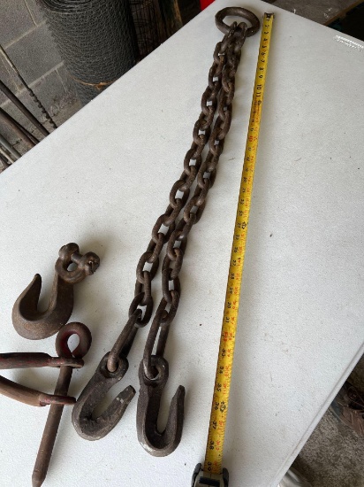 Chain with 2 Hooks