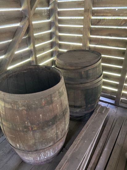 2 Vintage Kegs