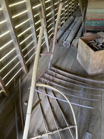 2 Hay Cradles