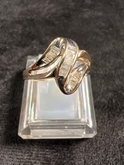 10k Diamond Baguette Ring