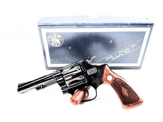 Boxed Smith and Wesson Model 31-1, 32 S&W Long Caliber Regulation Police Revolver