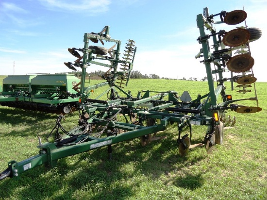 2001 Quinstar Fallowmaster 28’ w/Packer Hitch & Pickers