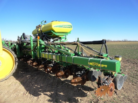 2006 JD 1720 Stack Fold, 16-Row w/CCS Seed Delivery, Sunco Openers w/2x2 Openers
