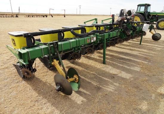 JD 1710 12-Row, 30” Planter w/Trash Whippers