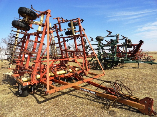 Krause Field Cultivator Model 4129, 29’ w/Harrows