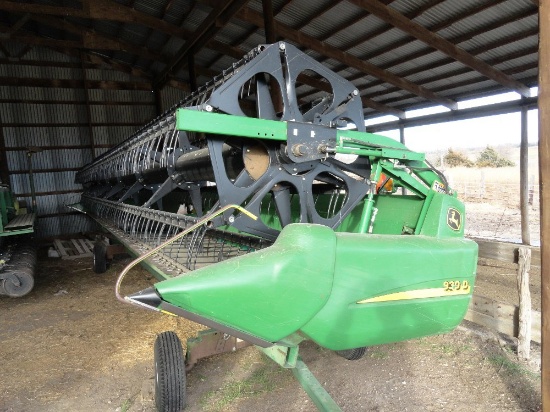 JD 930D Draper Header w/4-Wheel Trailer