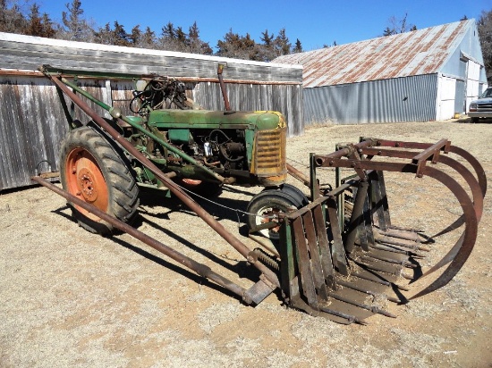 Oliver Row Crop Tractor w/Loader
