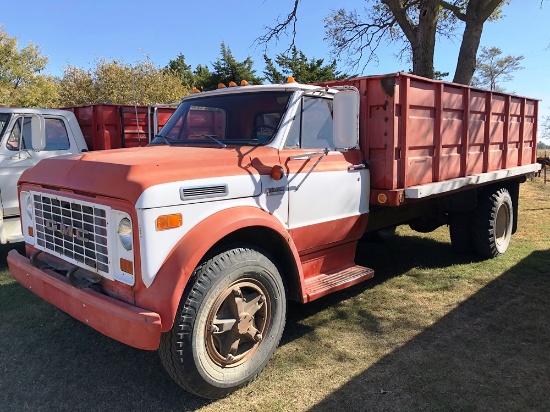 1972 GMC 6500 Truck w/16' Bed w/Cattle Rack, V8, 5x2-Sp., 65,617 Miles
