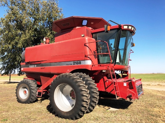 Case 2188 Combine with 1010 Head and Trailer