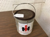 IH 990503-R1 Paint - Harvester Red, 1 Gallon Can - Full, NOS