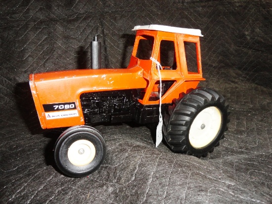 AC 7060 WF Tractor, 1978, Previously Owned