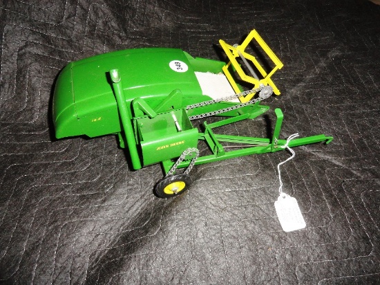 JD 12A Pull Combine, Canvas