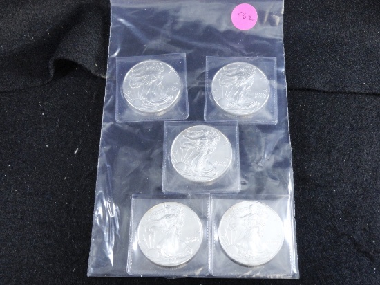 (5) 2011 Walking Liberty Silver Dollars (x5)