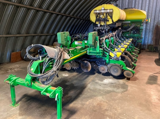 2013 JD 1770 NT 16-Row Planter w/CCS Seed Delivery & Fertilizer w/Extra Bean, Corn & Milo Plates