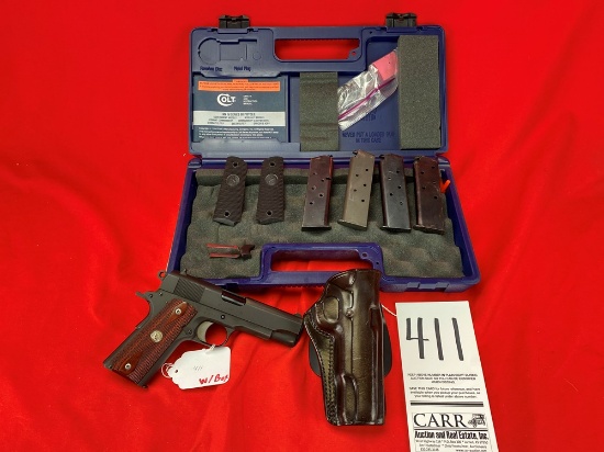 Colt M.1991 A1 Commander Model, 45-Auto w/(5) Mags, Extra Grips, Paddle Holster, SN:CJ16064 w/Box (H