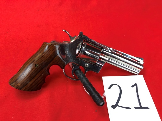 Colt Python, 357 Mag., 4" Nickel, SN:87009E (HG)