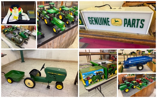 John Deere Collectibles & Toys
