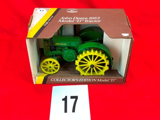 John Deere D w/Box
