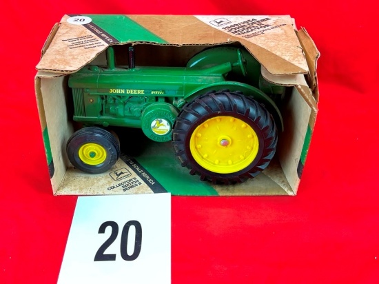 John Deere R w/Box