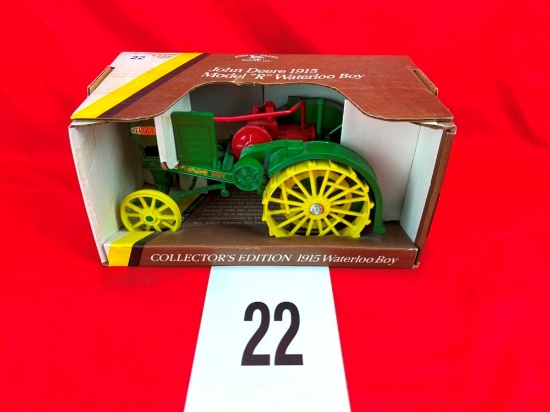 John Deere R Waterloo Boy w/Box
