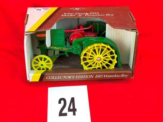 John Deere R Waterloo Boy w/Box