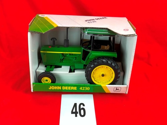 John Deere 4230 w/Box
