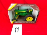 John Deere 720 High Crop w/Box