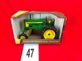 John Deere 720 High Crop w/Box