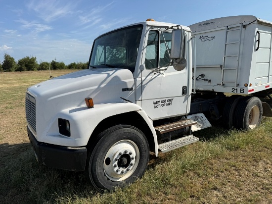 1998 Freightliner FL70 w/Allsion Automatic Transmission, CAT Engine, Red Dot Aftermarket A/C, Single