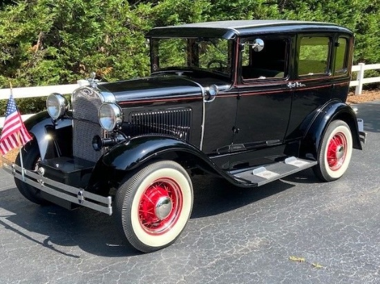 1930 Ford Deluxe